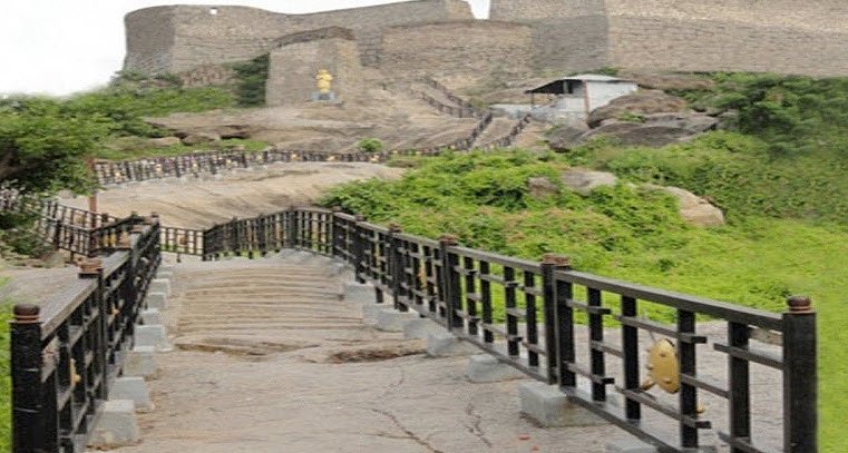 Khammam Fort, Khammam, Telangana - Vushii.com Khammam Fort, Khammam, Telangana - Vushii.com